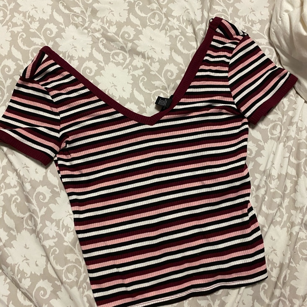 crop top - Picture 2 of 2